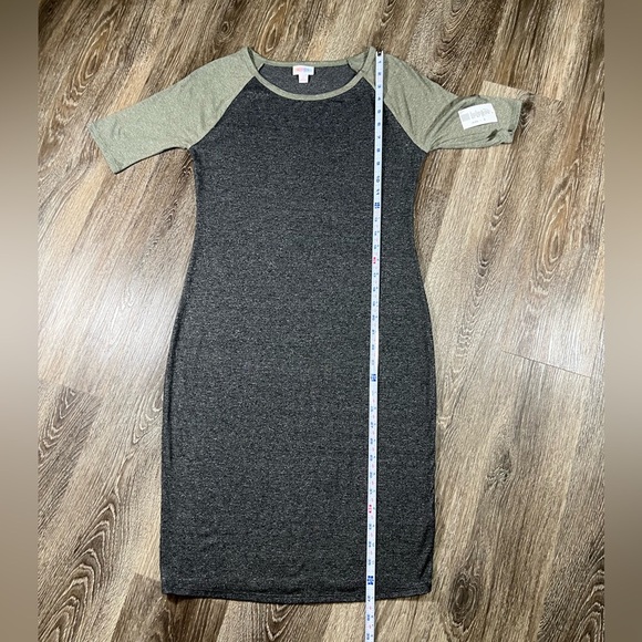 Lularoe NWT Julia Dress solid dark gray with green Raglan sleeves sz:S - Picture 4 of 4